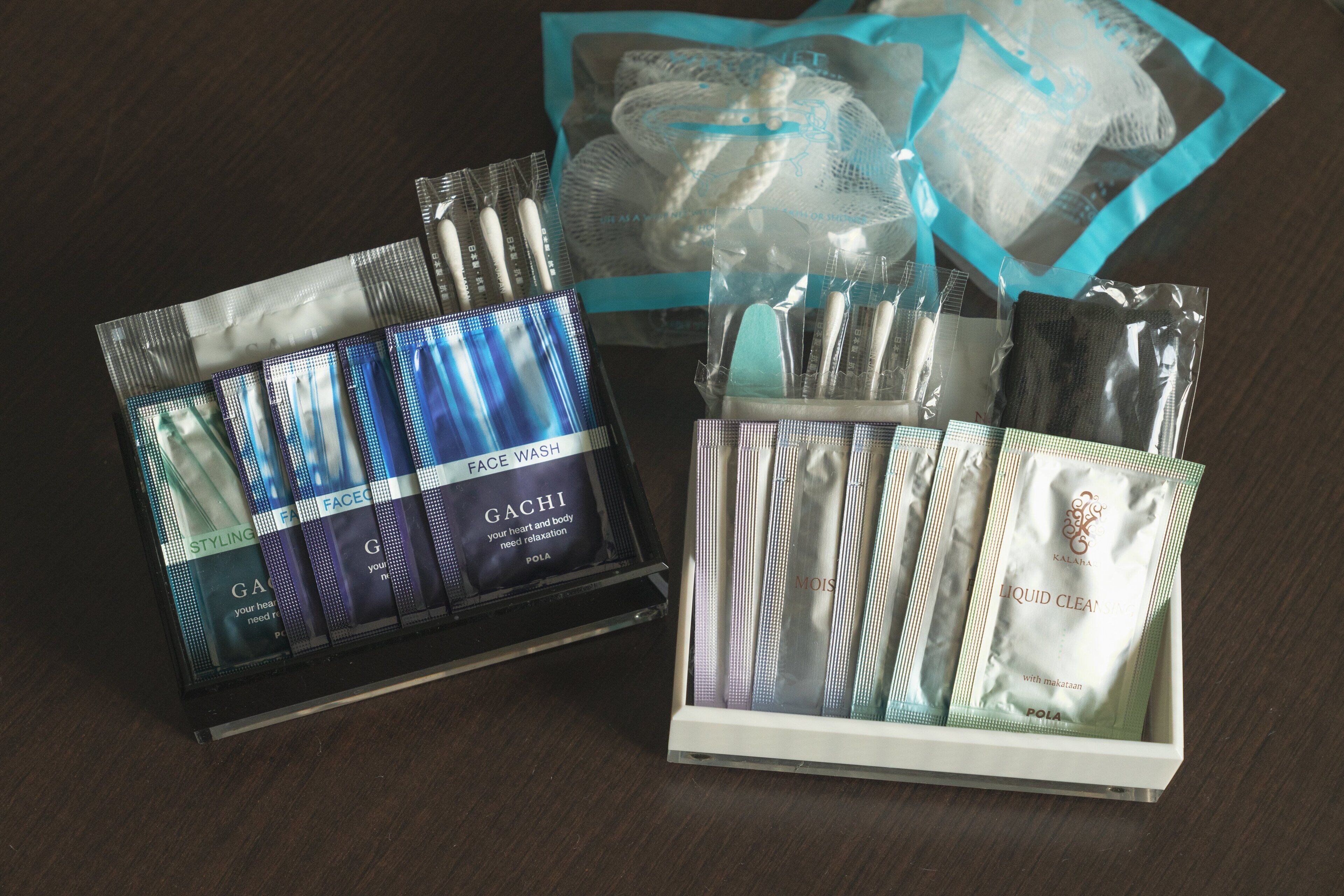 separate bathtub and shower, deep-soaking bathtub, rainfall showerhead