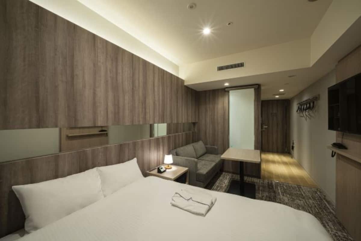 Ylelliset vuodevaatteet, pillowtop-patjalliset sÀngyt