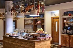 Free daily on-the-go breakfast  - Staybridge Suites Liverpool by IHG (Liverpool)