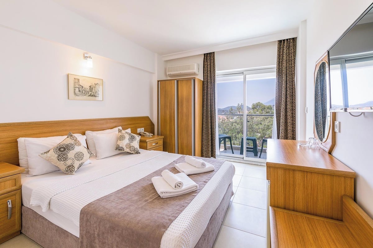 Superior Double or Twin Room | 1 bedroom, minibar, free WiFi, bed sheets