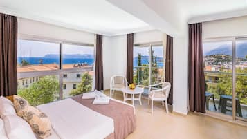 Junior Suite, Sea View | 1 bedroom, minibar, free WiFi, bed sheets