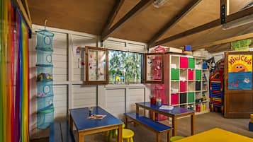 Zona de juegos infantil al aire libre