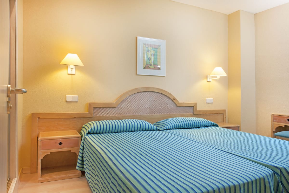 minibar, in-room safe, individually decorated, individually furnished