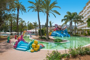 3 udendørs pools, parasoller, liggestole