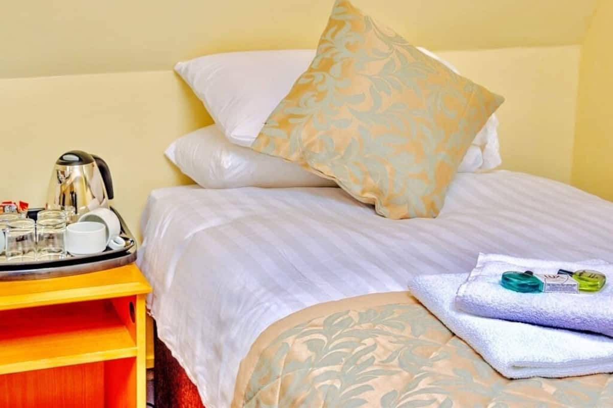 Single Room, Shared Bathroom