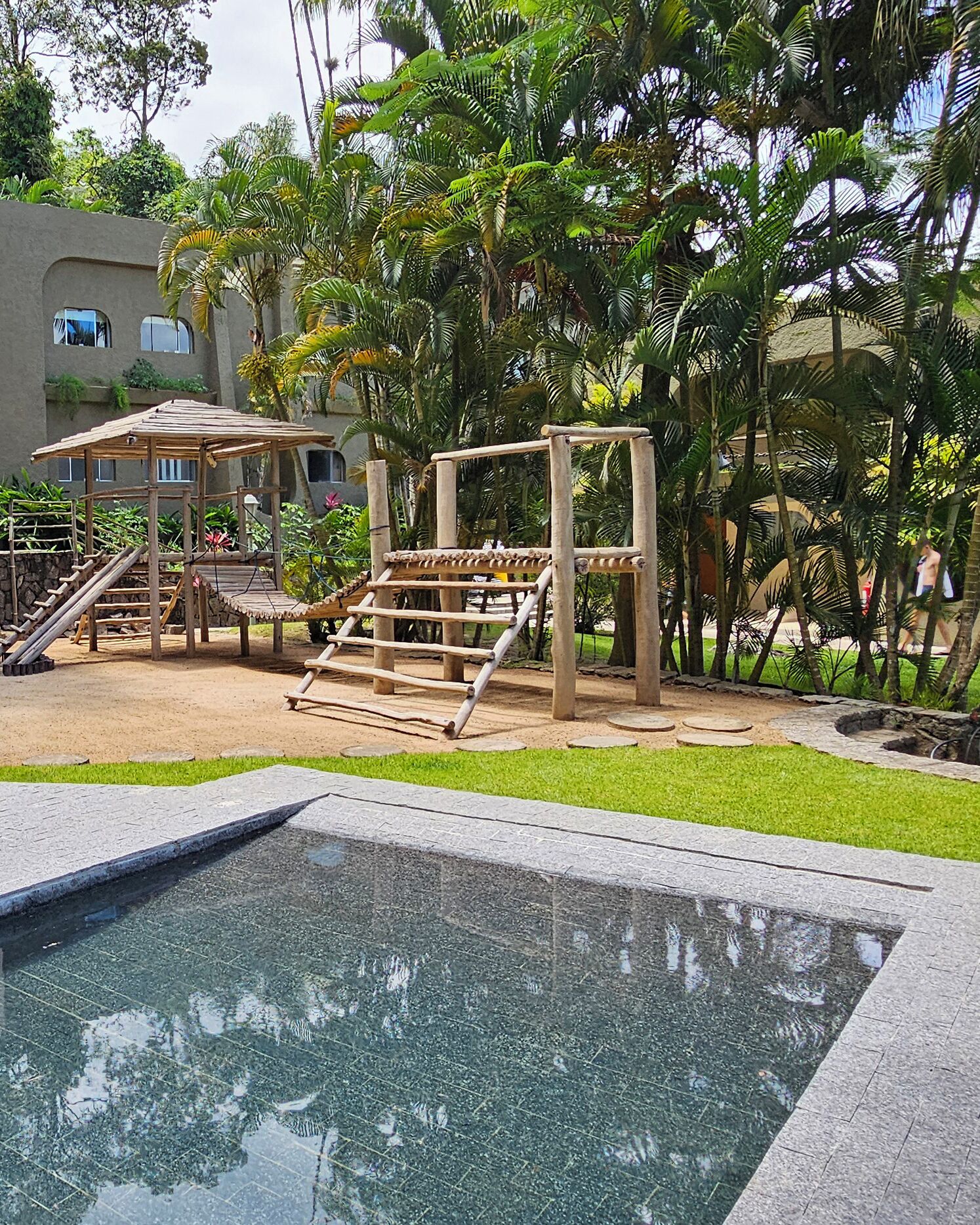 children’s play area – outdoor