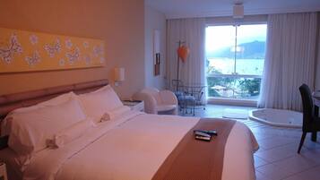 Quarto superior | Frigobar, cofres nos quartos, ferros/tábuas de passar roupa