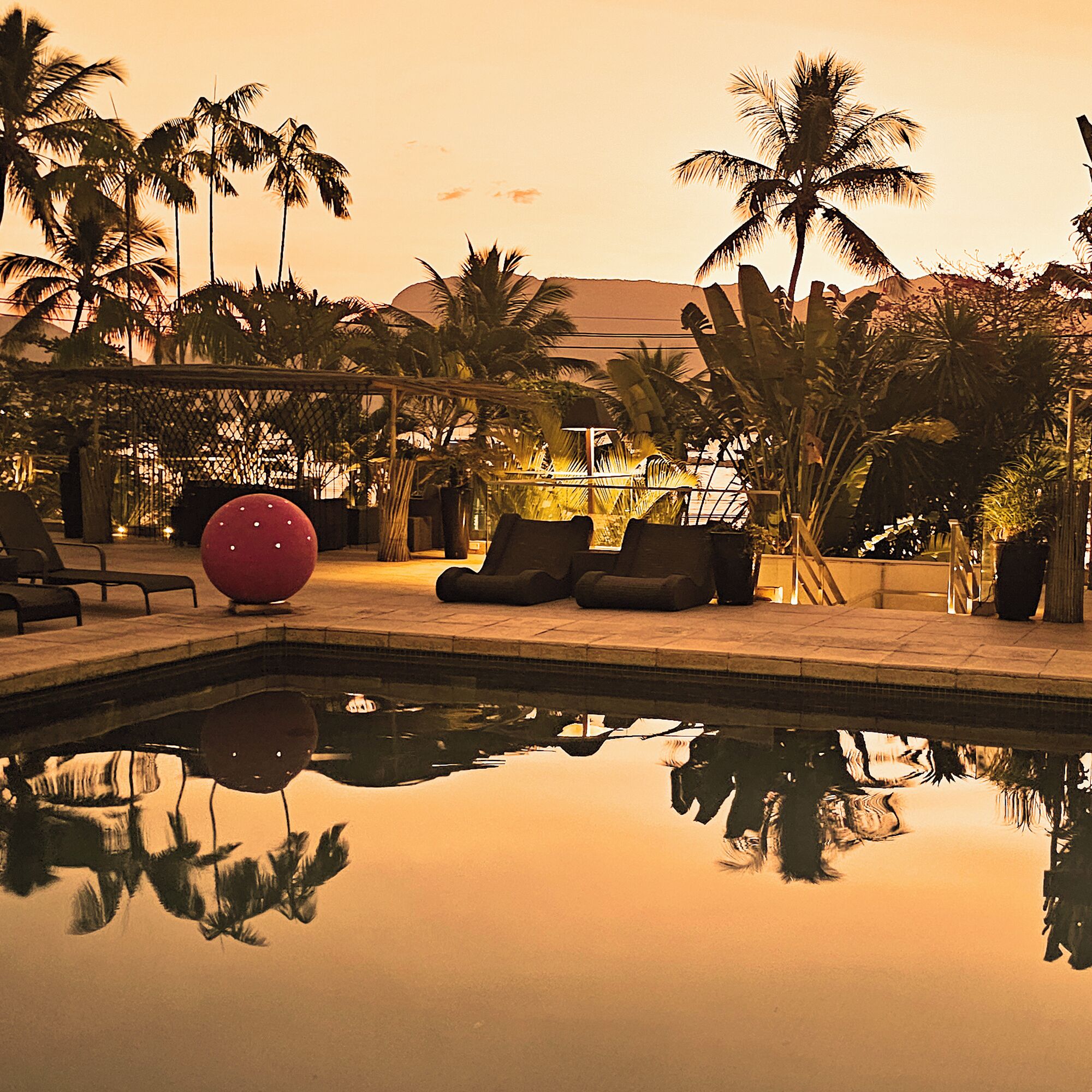 outdoor pool, pool loungers