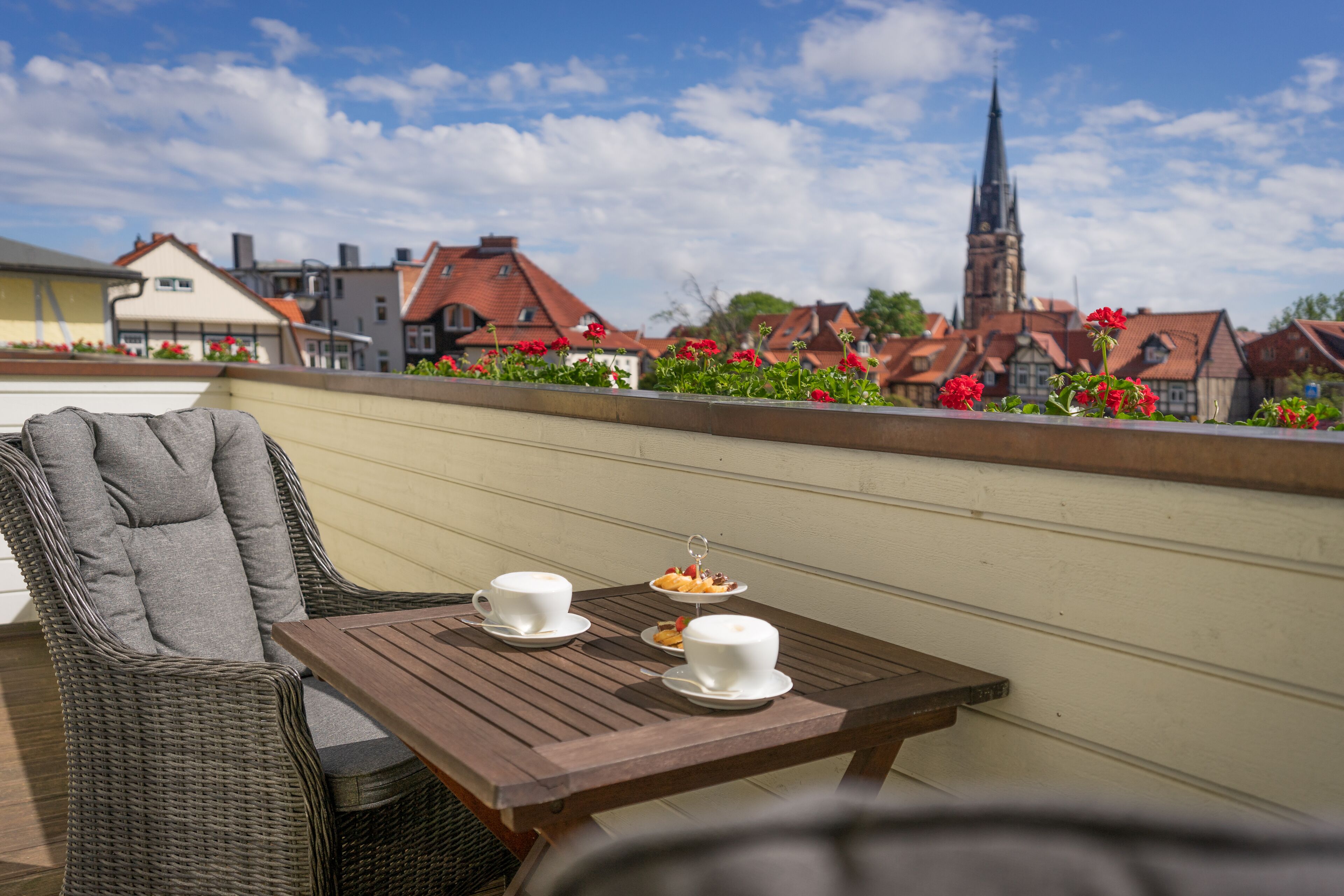 double room, balcony (castle view) | city view