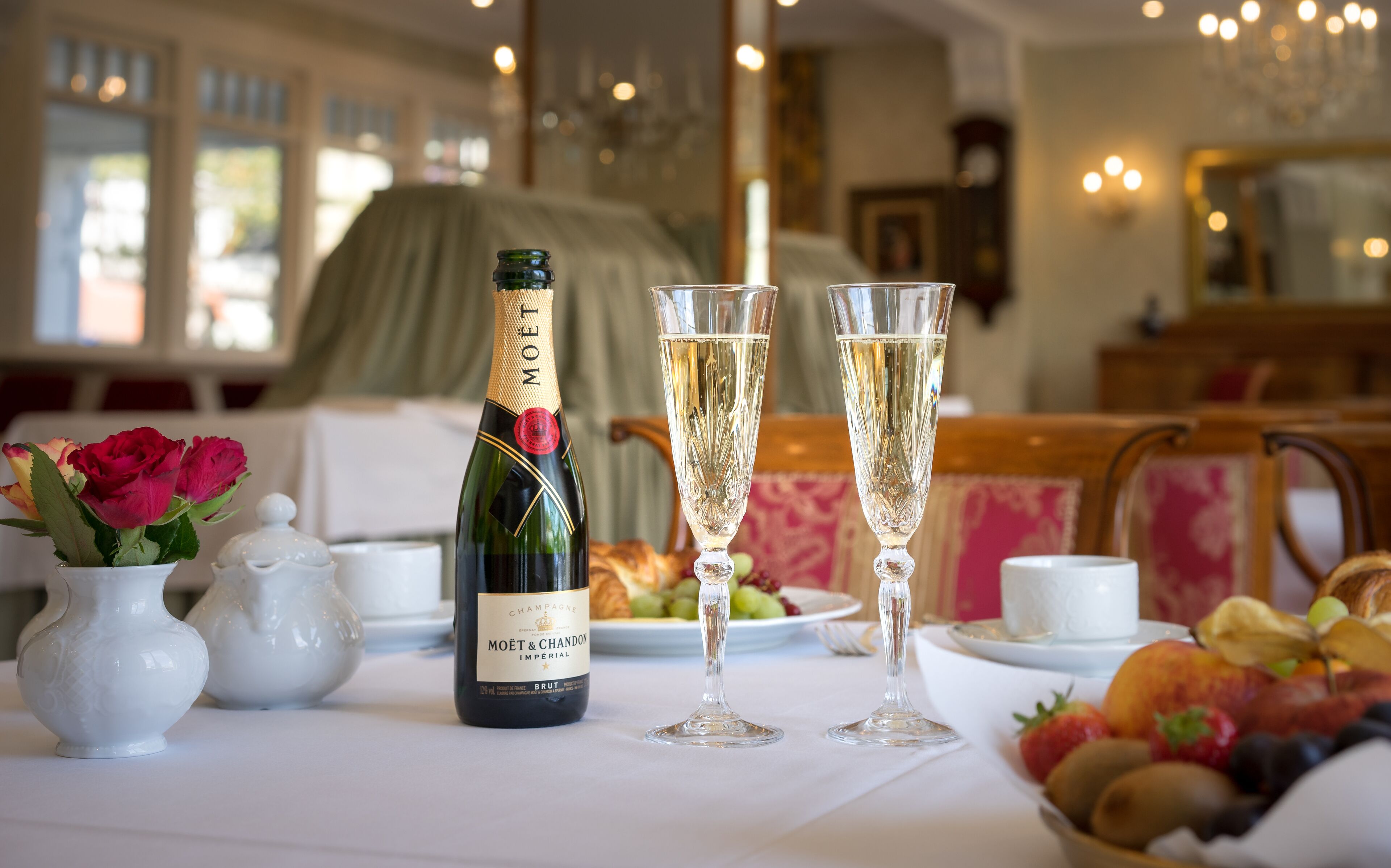 daily continental breakfast (eur 12.5 per person)