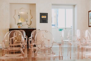 Meeting facility - Costantinopoli 104 (Naples)