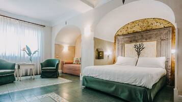 Junior-Suite | Hochwertige Bettwaren, Minibar, Zimmersafe, Schreibtisch