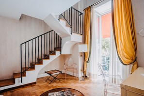 Junior Suite | Premium bedding, minibar, in-room safe, desk - Costantinopoli 104 (Naples)