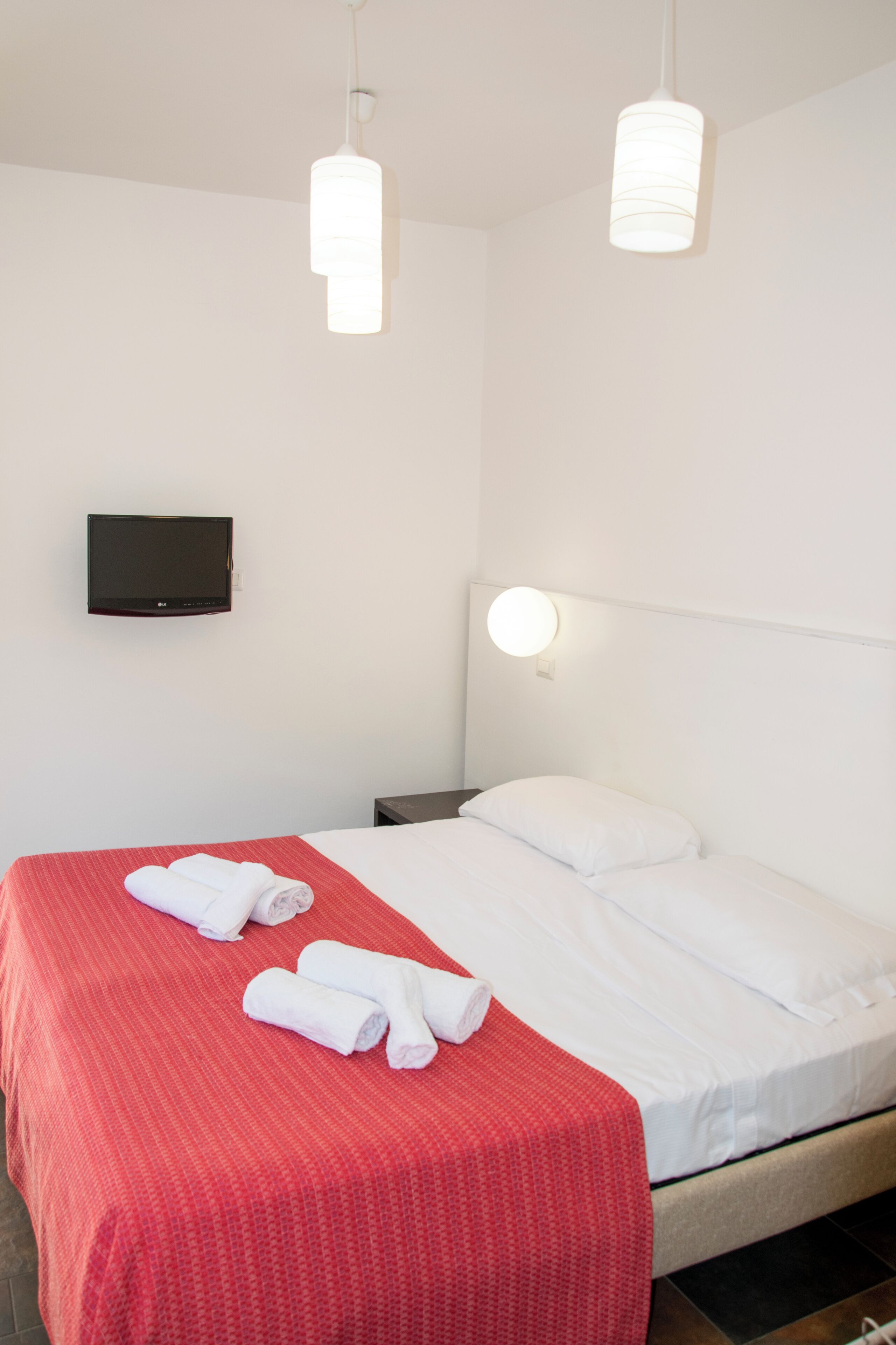 Egyptian cotton sheets, premium bedding, minibar, in-room safe