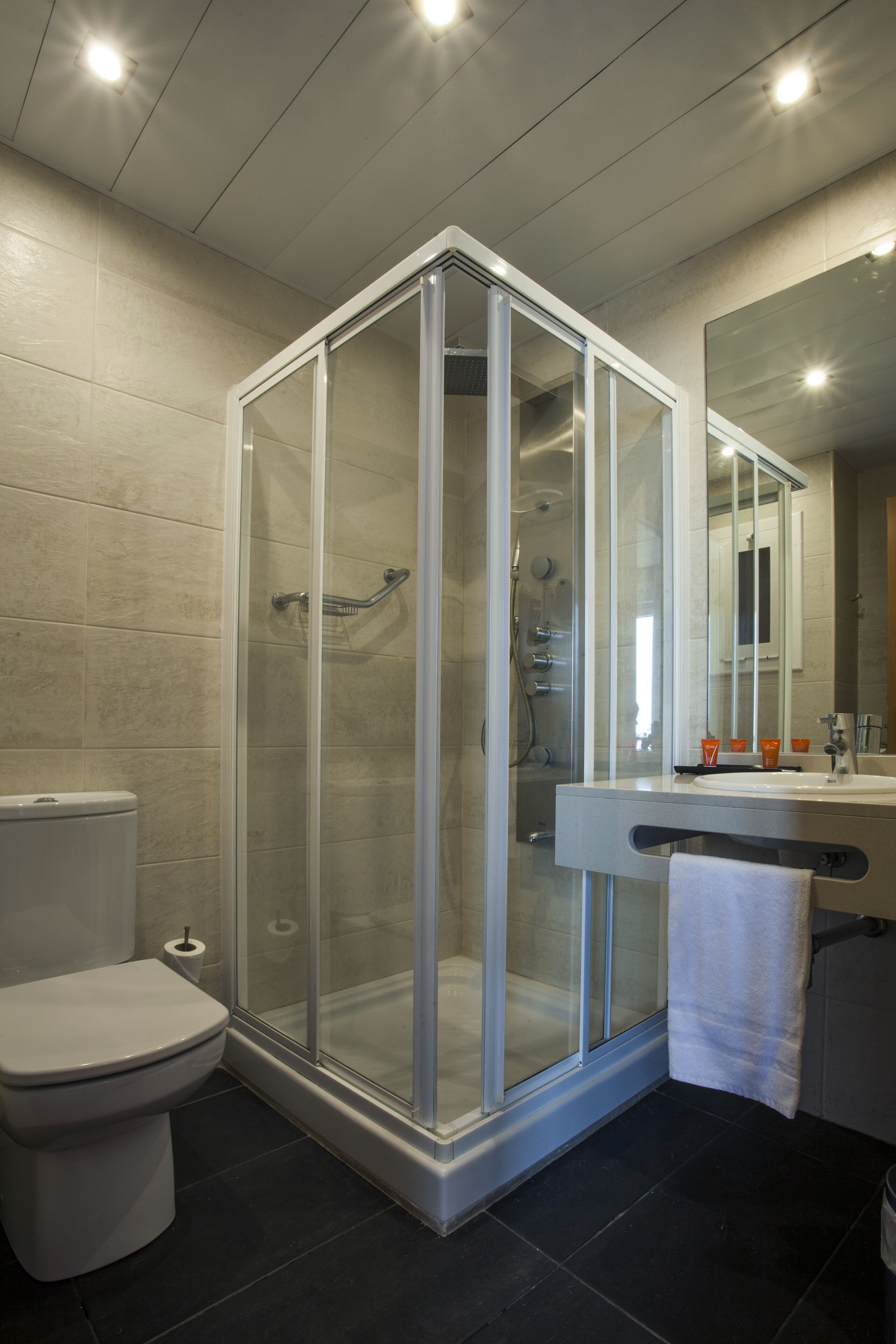 single room, balcony | 1 bedroom, minibar, in-room safe, desk