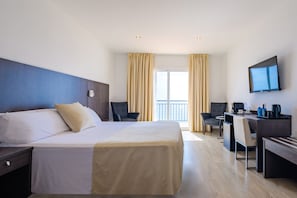 Superior Double Room, Balcony, Sea View | Minibar, in-room safe, desk, blackout curtains - Hotel Horitzó by Pierre & Vacances (Blanes)
