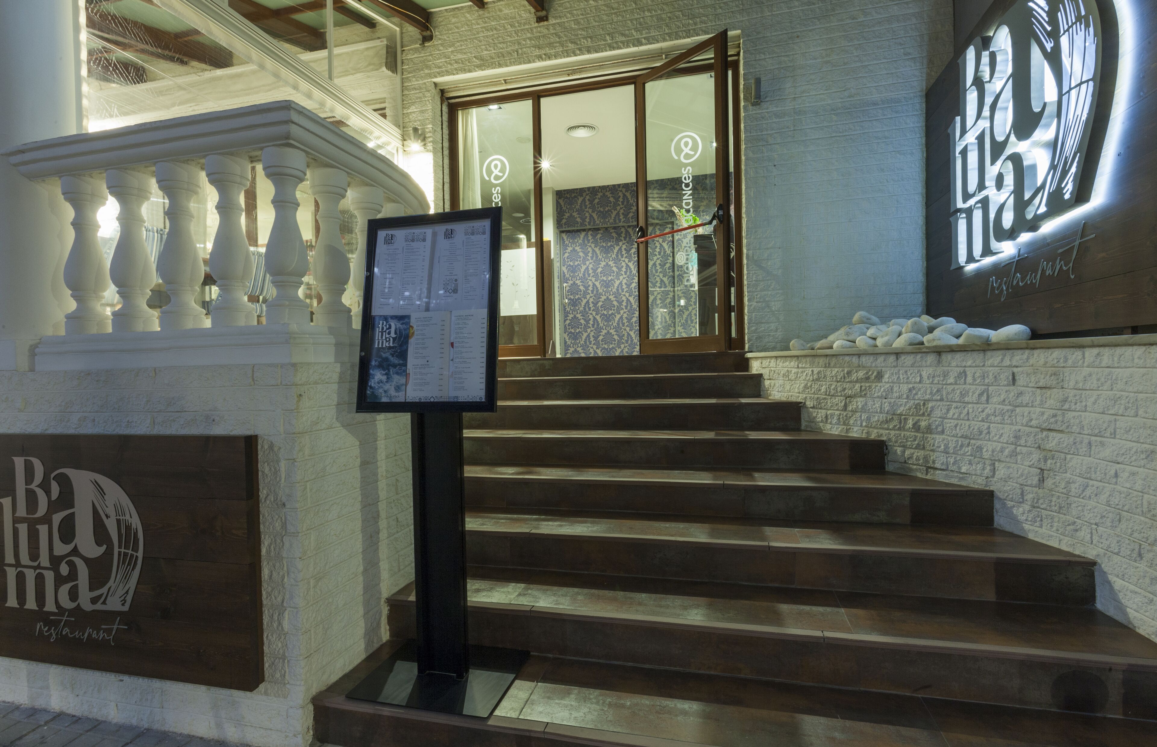 lunch and dinner served, mediterranean cuisine