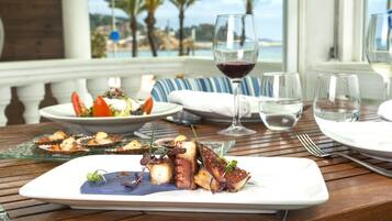 Lunch and dinner served, Mediterranean cuisine