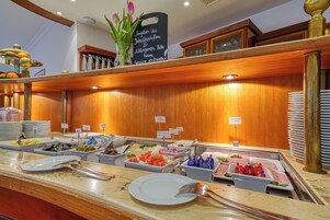 Desayuno buffet todos los días (con cargo)