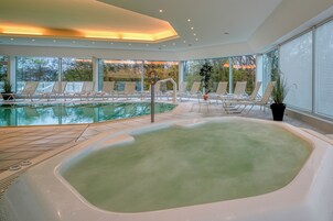 Bañera de hidromasaje interior