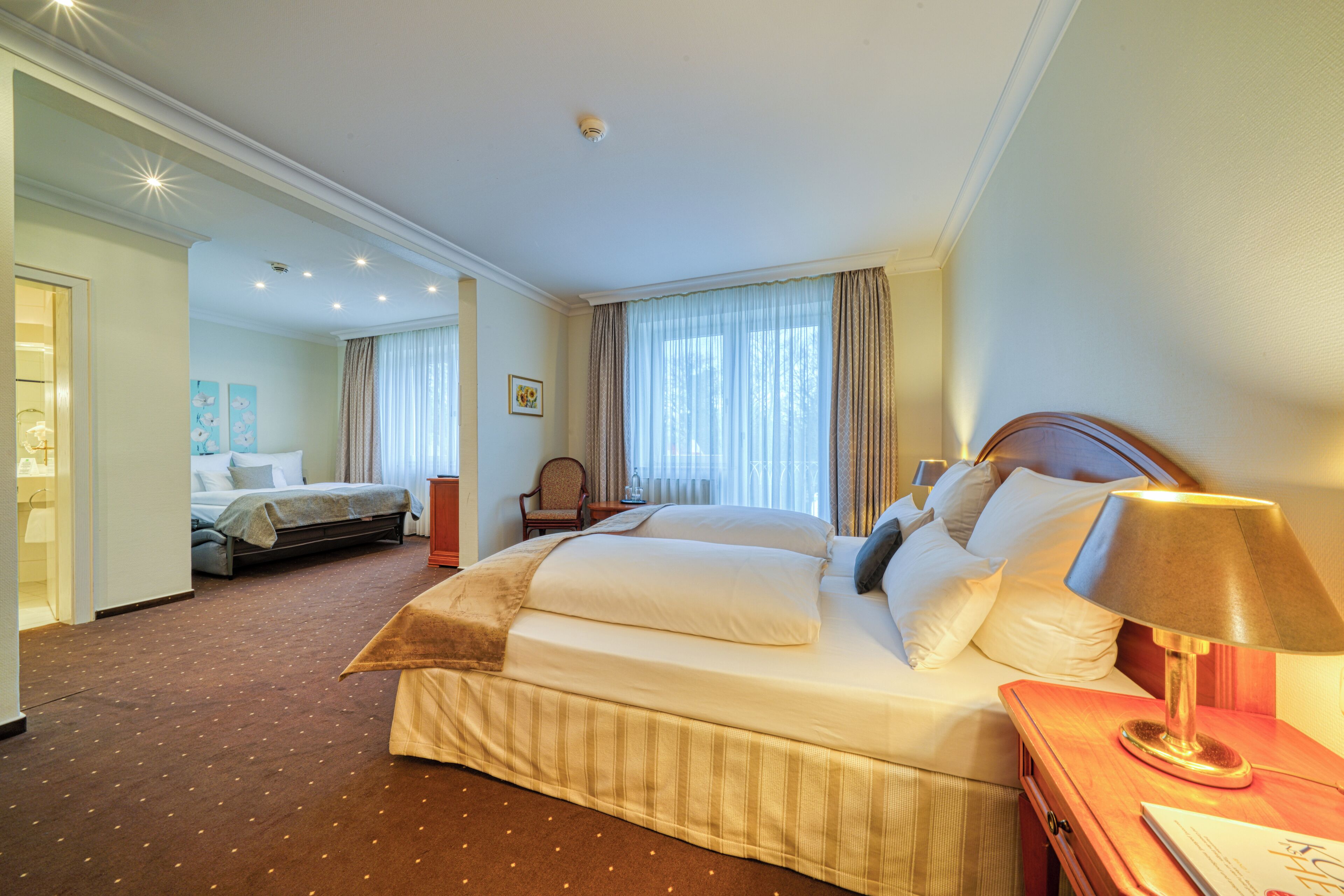 Coffres-forts dans les chambres, bureau, rideaux occultants