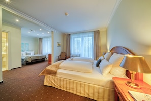 Standard Triple Room | In-room safe, desk, blackout drapes, soundproofing - Parkhotel Am Glienberg by NP (Zinnowitz)