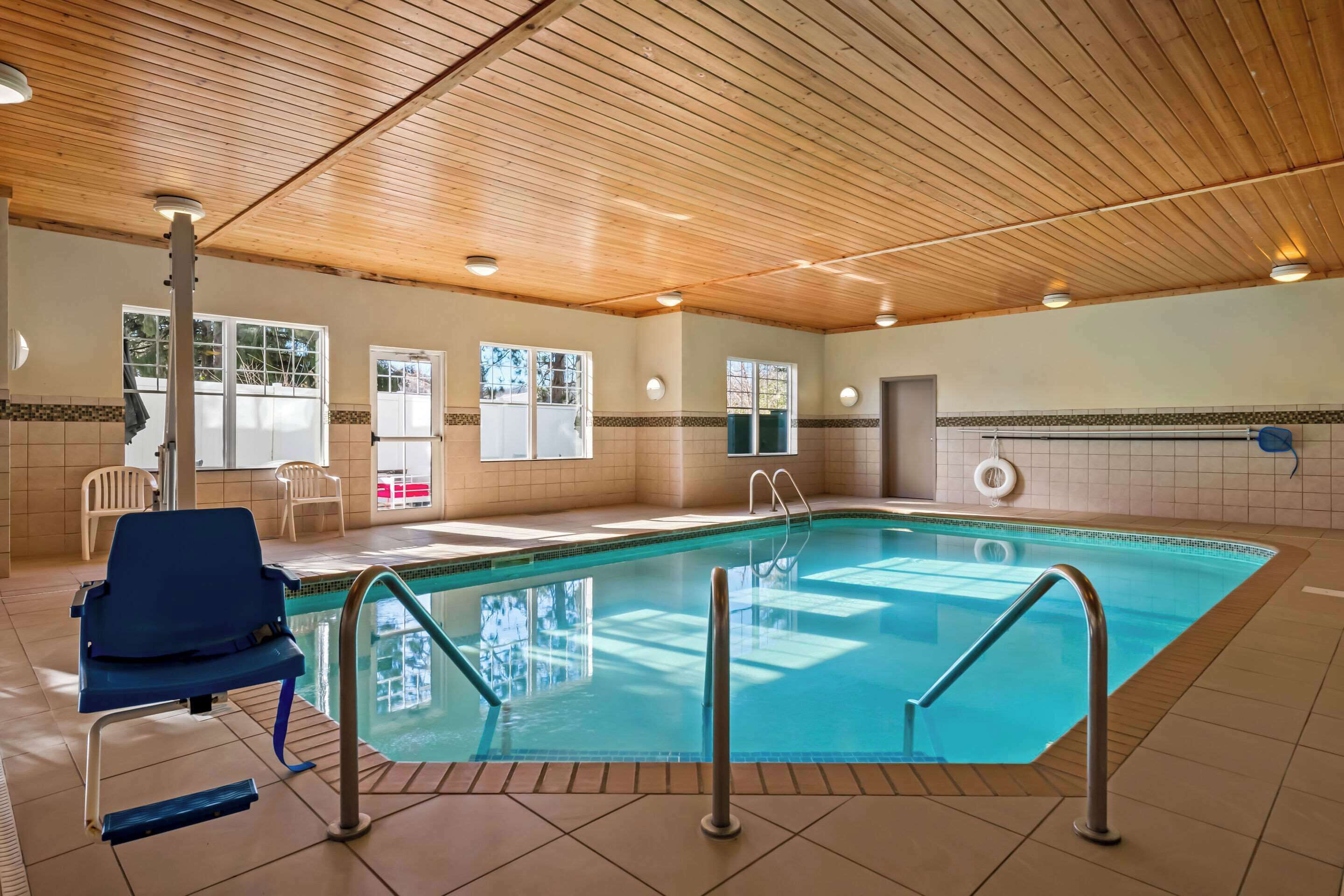indoor pool, open 6:00 am to midnight, pool loungers