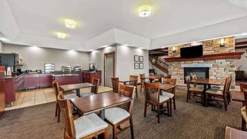 Sudah termasuk sarapan dibawa pulang setiap hari