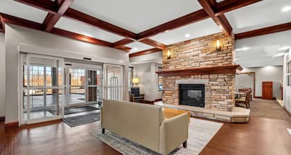 Country Inn & Suites by Radisson, Red Wing, MN