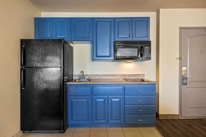 Premium Suite, 1 Queen Bed, Non Smoking | 1 bedroom, premium bedding, desk, blackout drapes