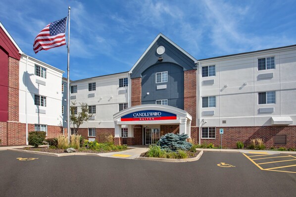 Exterior - Candlewood Suites Kenosha – Pleasant Prairie by IHG (Kenosha)