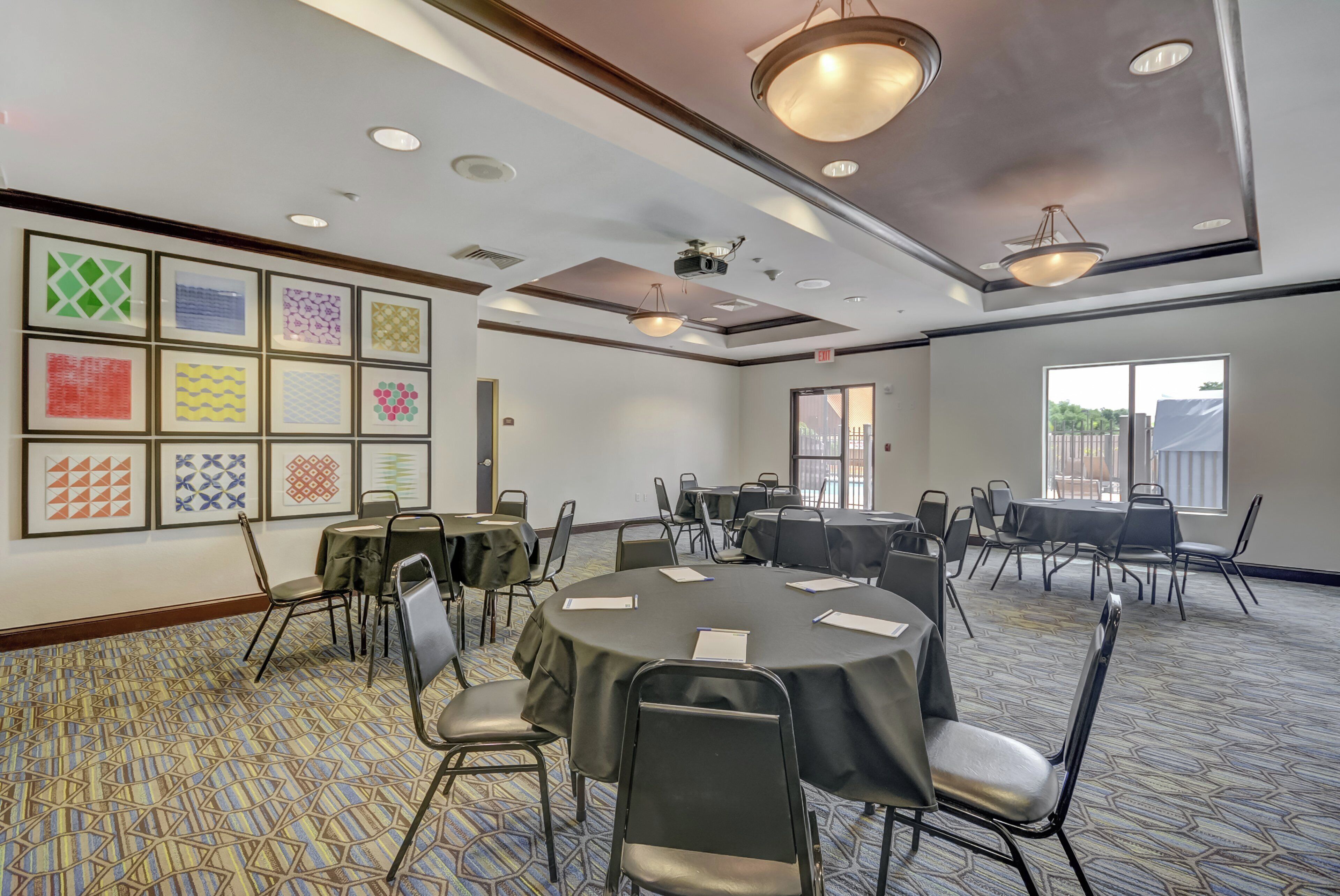 Foto - Holiday Inn Express & Suites Tampa USF Busch Gardens by IHG