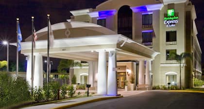 Holiday Inn Express & Suites Tampa USF Busch Gardens by IHG