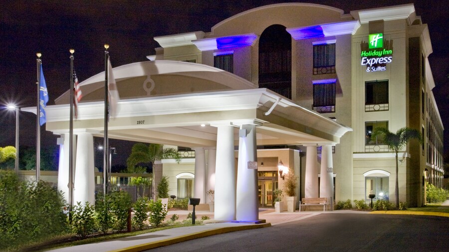 Holiday Inn Express & Suites Tampa USF Busch Gardens by IHG
