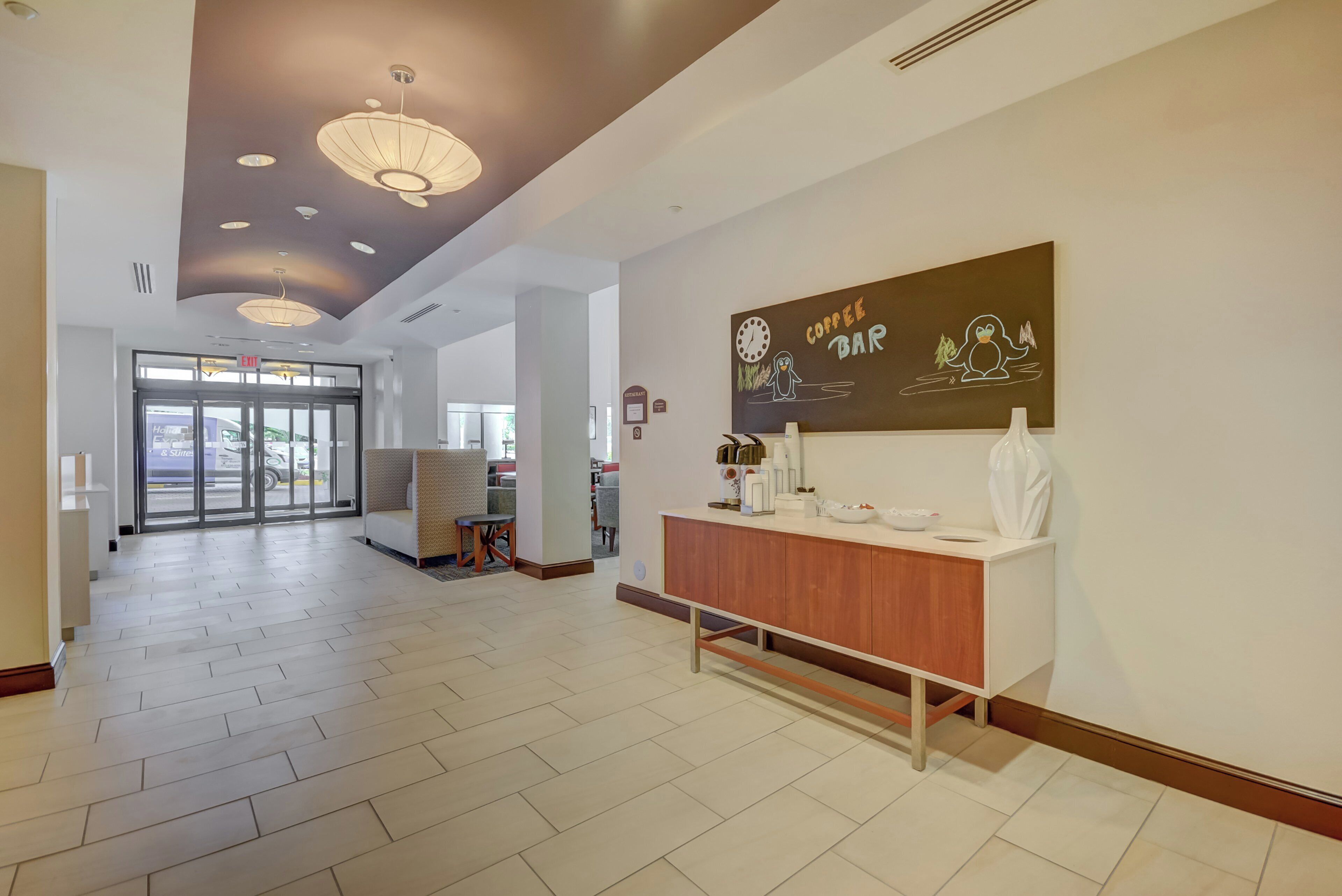 Foto - Holiday Inn Express & Suites Tampa USF Busch Gardens by IHG