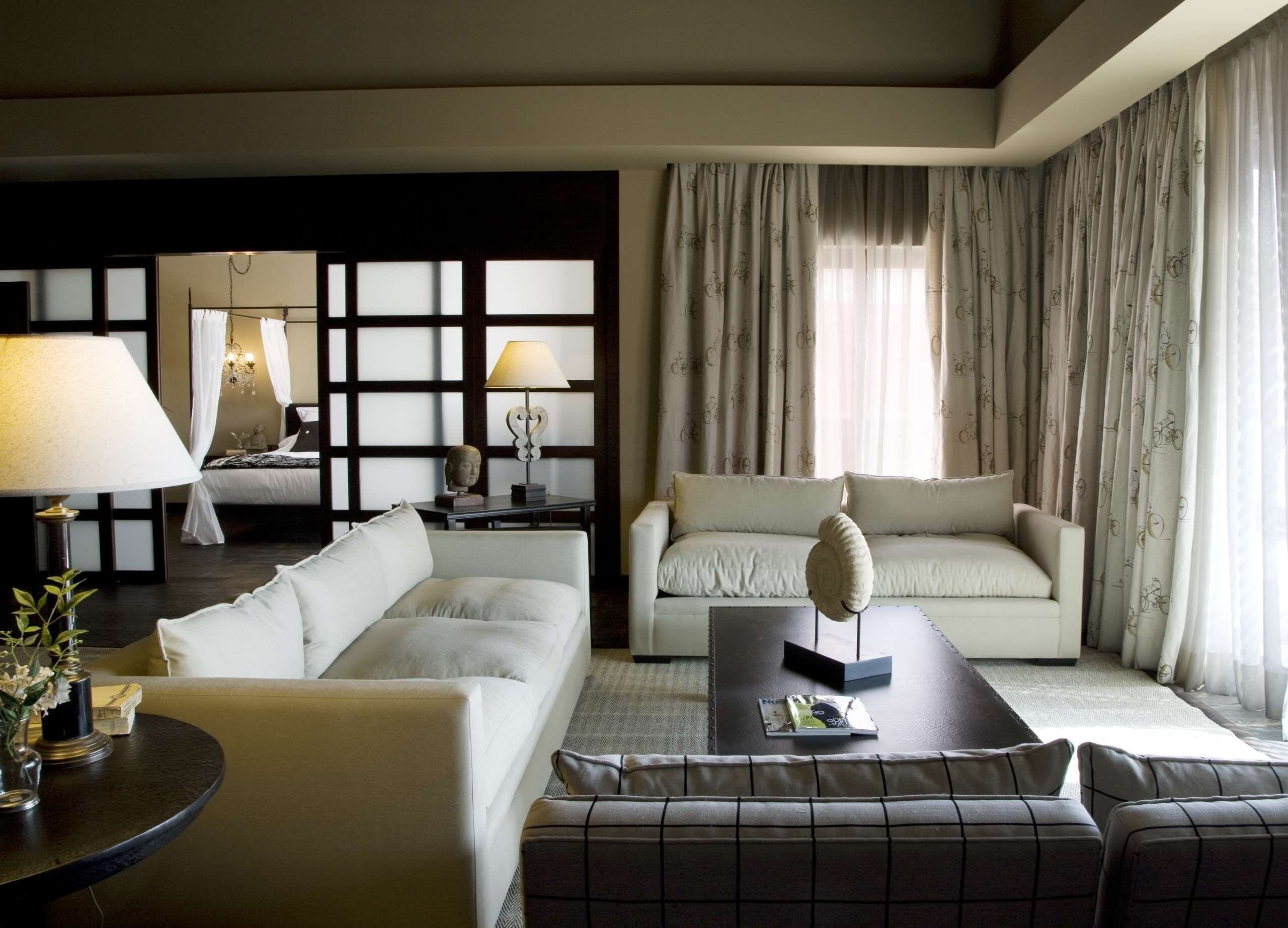 premium bedding, down duvets, minibar, in-room safe