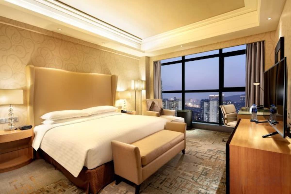 Minibar, in-room safe, desk, blackout drapes