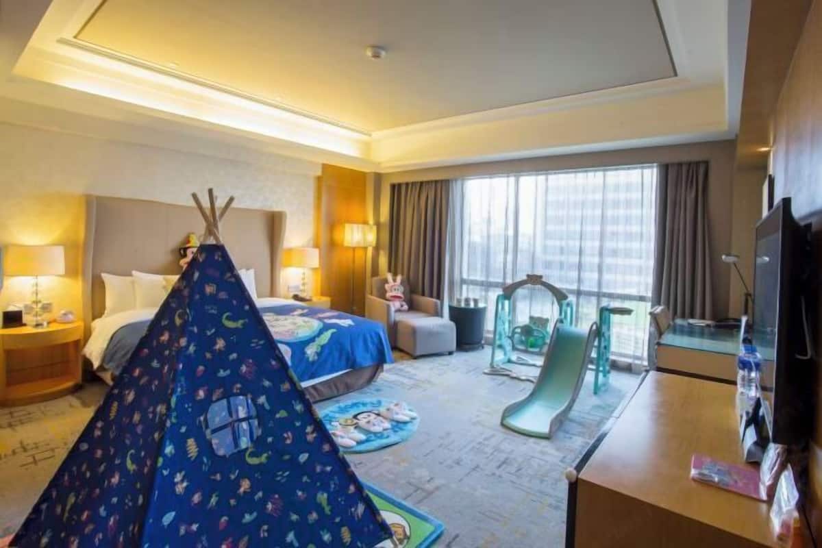 Minibar, in-room safe, desk, blackout drapes