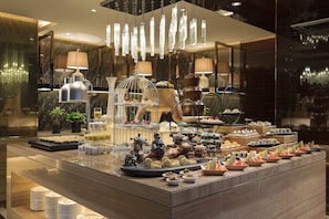 Desayuno buffet todos los días (con cargo)