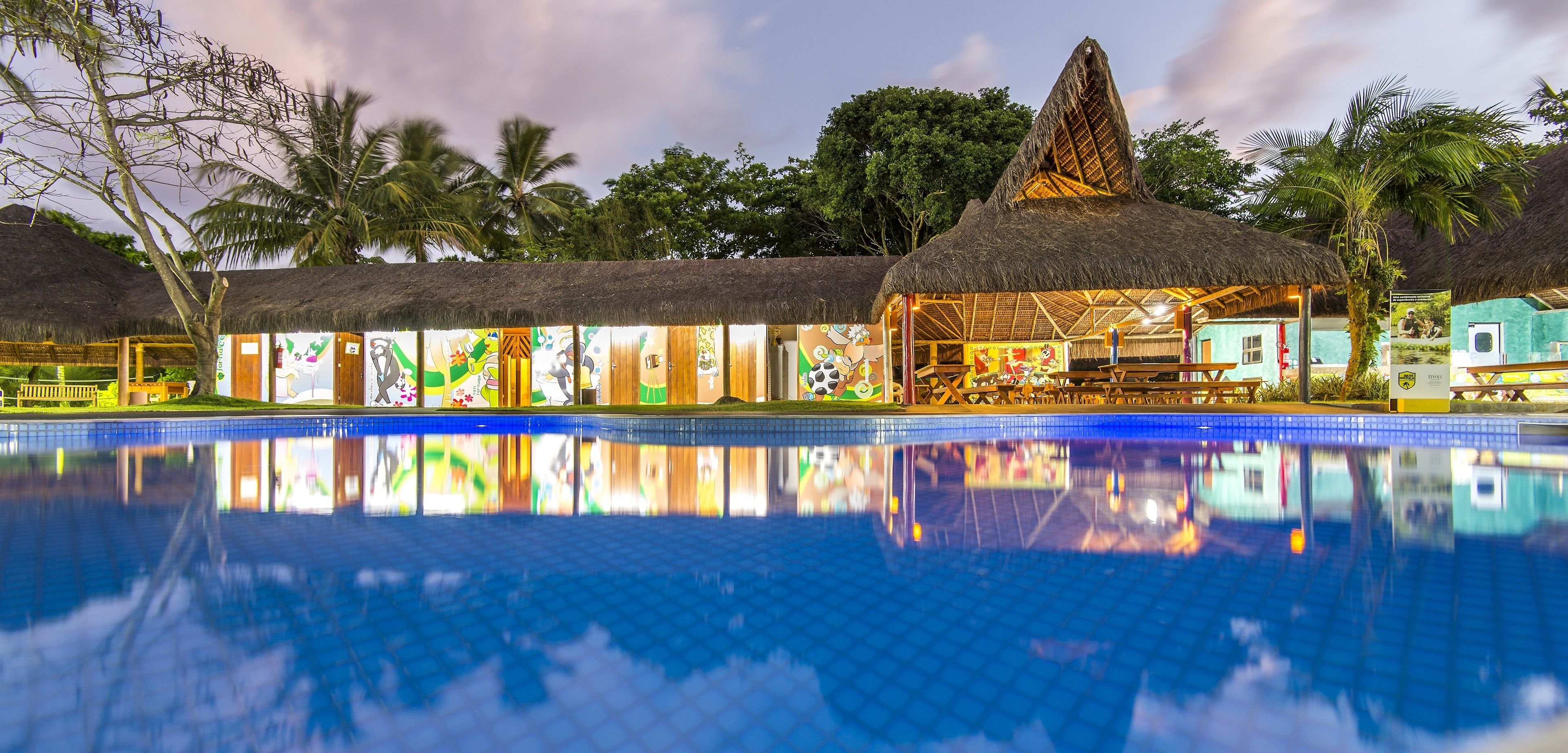 7 outdoor pools, sun loungers