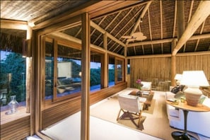 Pool Villas | Servicio de comidas en la habitación
