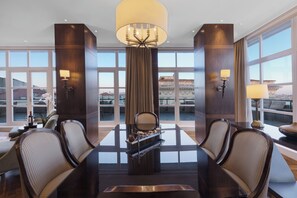 Palazzo Suite | In-room dining - Park Hyatt Istanbul Macka Palas - Boutique Class (Istanbul)