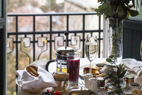 Suite (Park Spa Suite) | Essbereich im Zimmer