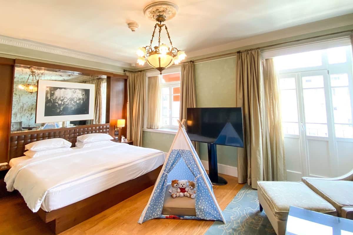 Literie de qualité, minibar, coffre-fort, bureau