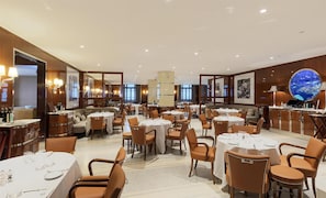 3 Restaurants, Frühstück, Mittagessen, Abendessen, internationale Küche