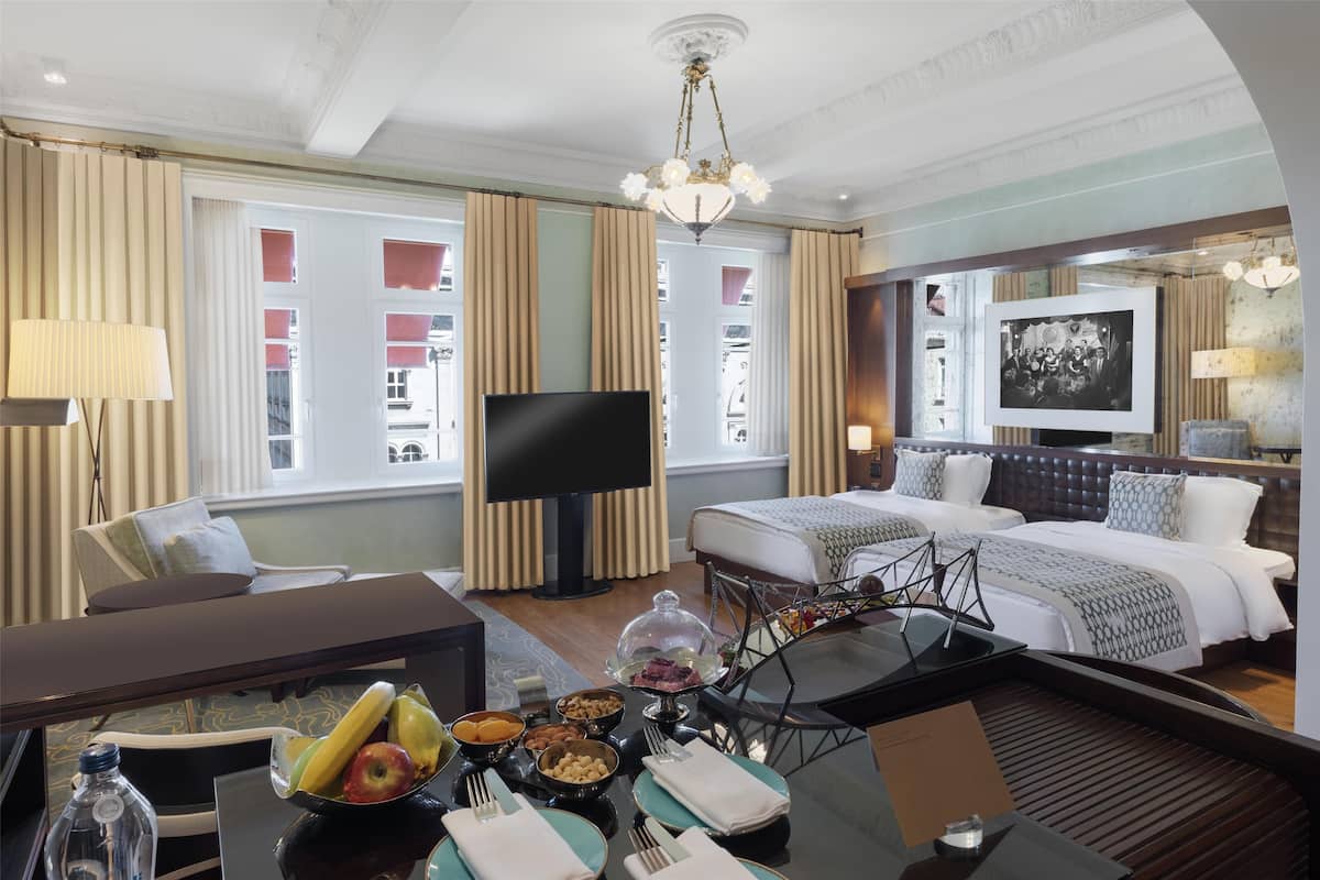 Deluxe-Zimmer, 2 Einzelbetten | 1 Schlafzimmer, hochwertige Bettwaren, Minibar, Zimmersafe