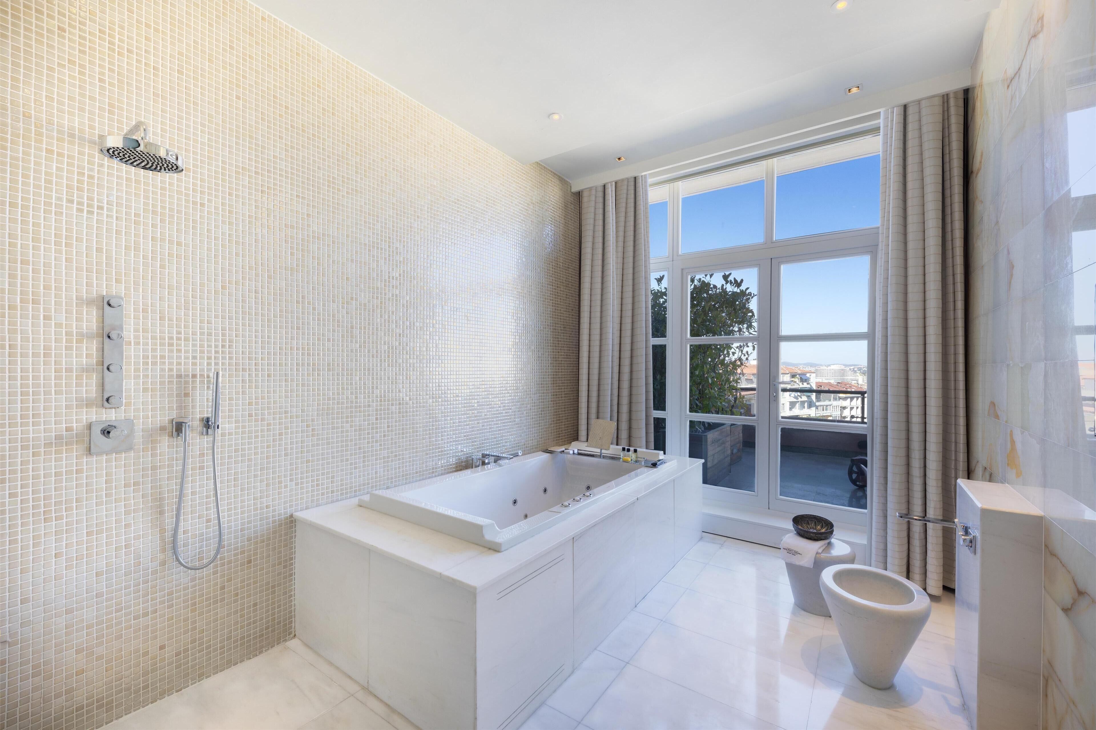 palazzo suite | 1 bedroom, premium bedding, minibar, in-room safe