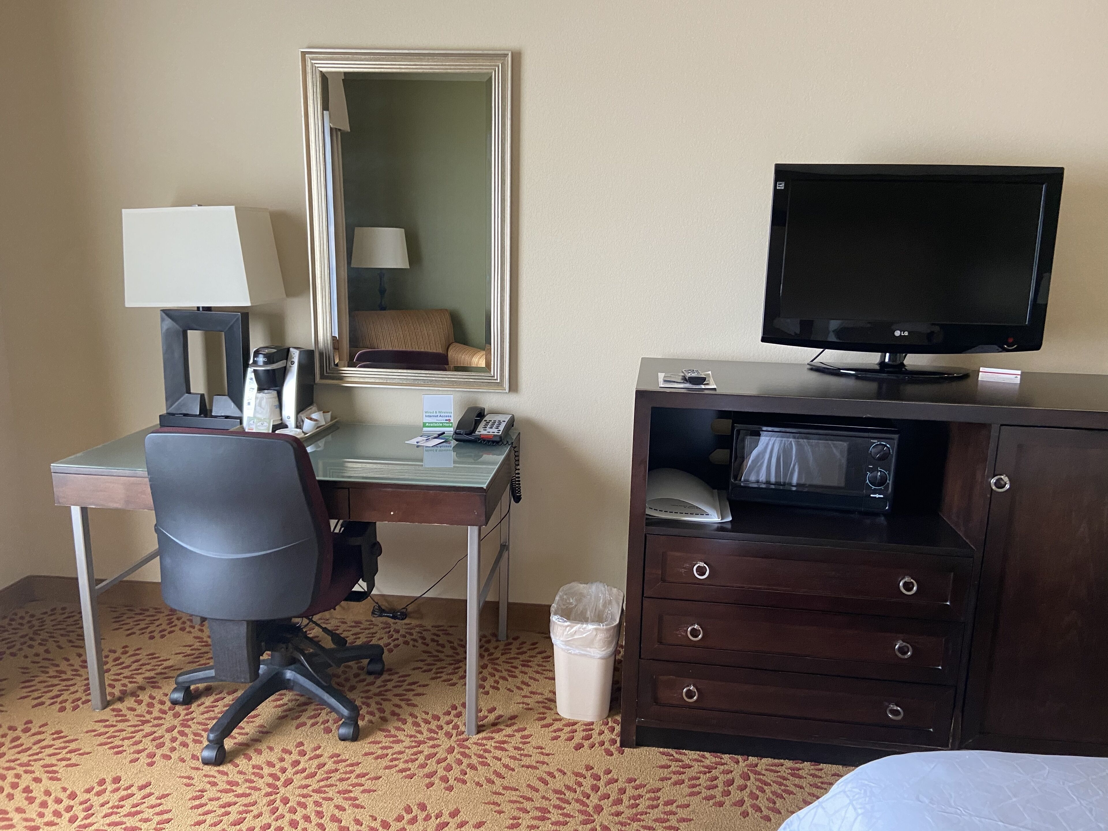 1 bedroom, premium bedding, in-room safe, desk