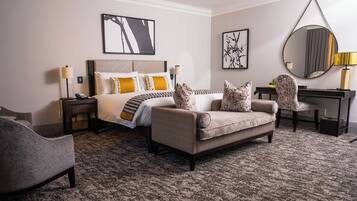 Suite | In-room safe, desk, laptop workspace, soundproofing