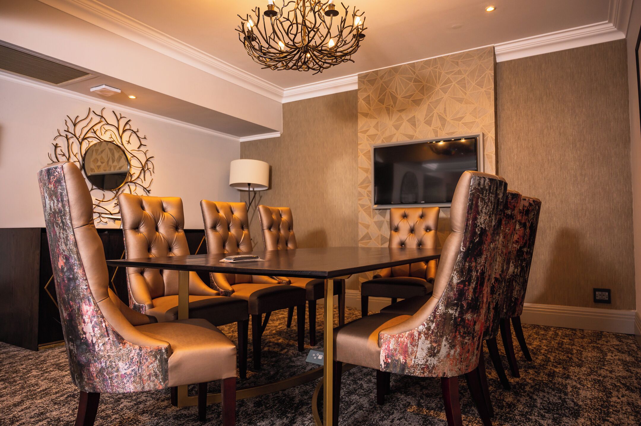 Presidential | Living area | 43-inch LCD TV with satellite channels